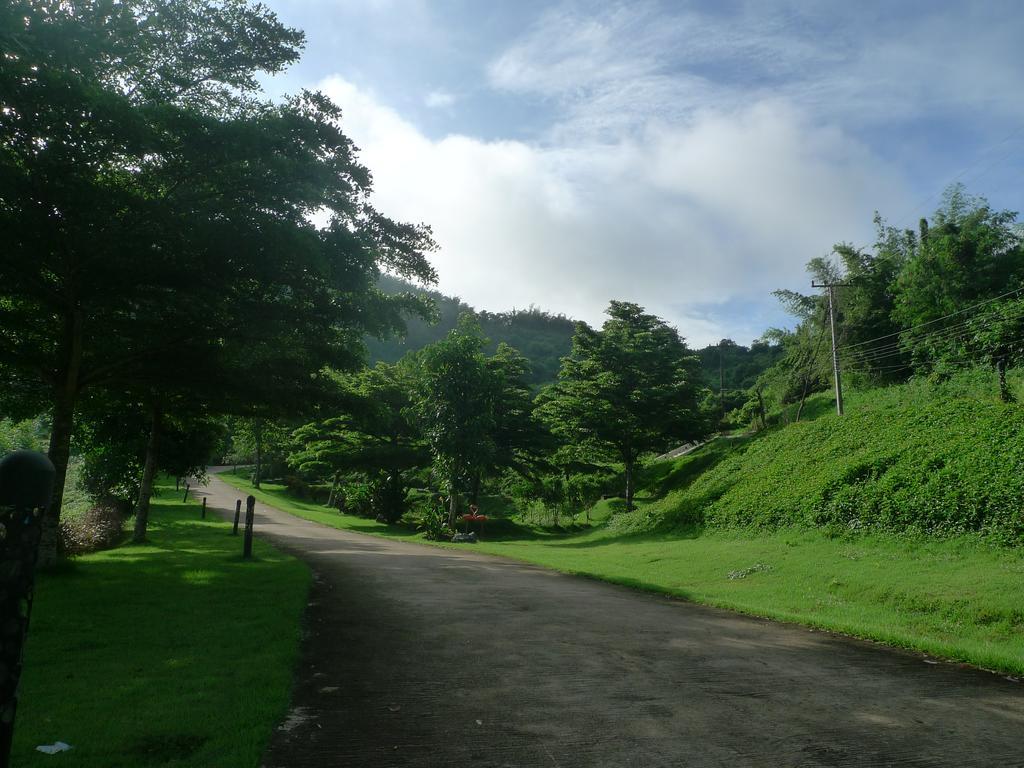 Hi-Scene Resort Suan Phueng Exterior photo