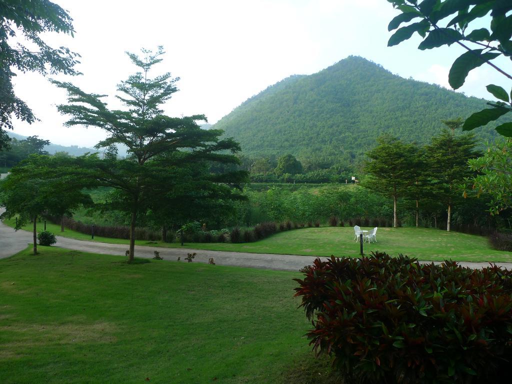 Hi-Scene Resort Suan Phueng Exterior photo